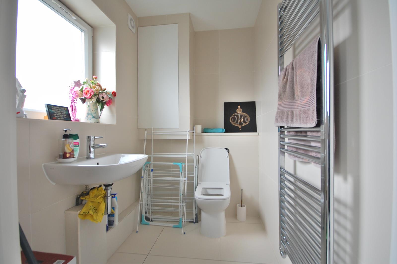 4 bed property in Finsbury Road, London